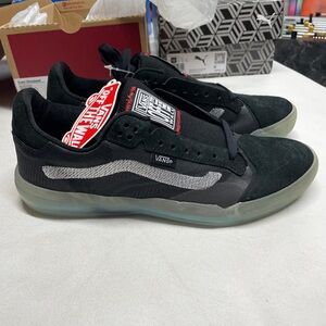 Vans Black and Gray Low-Top Sneakers new with tags